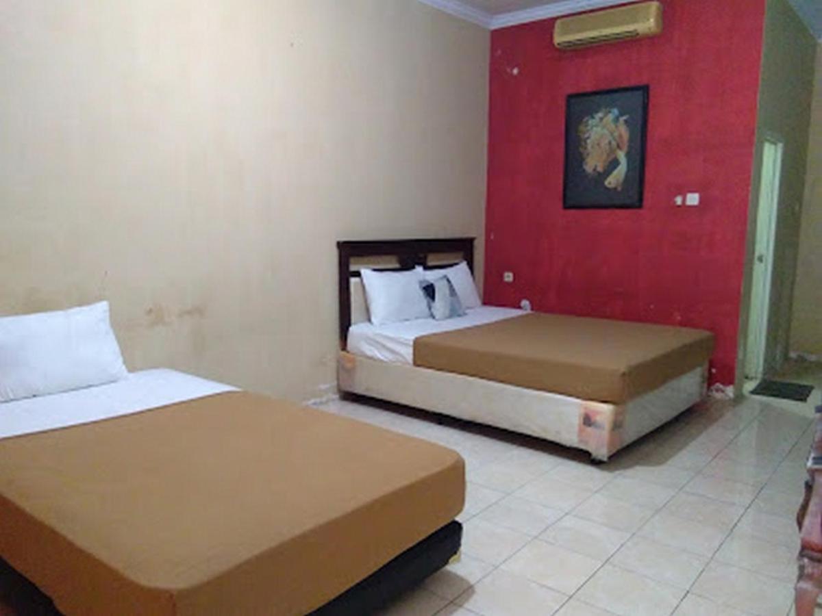 Hotel Nirwana Situbondo Redpartner Banyuanget ภายนอก รูปภาพ